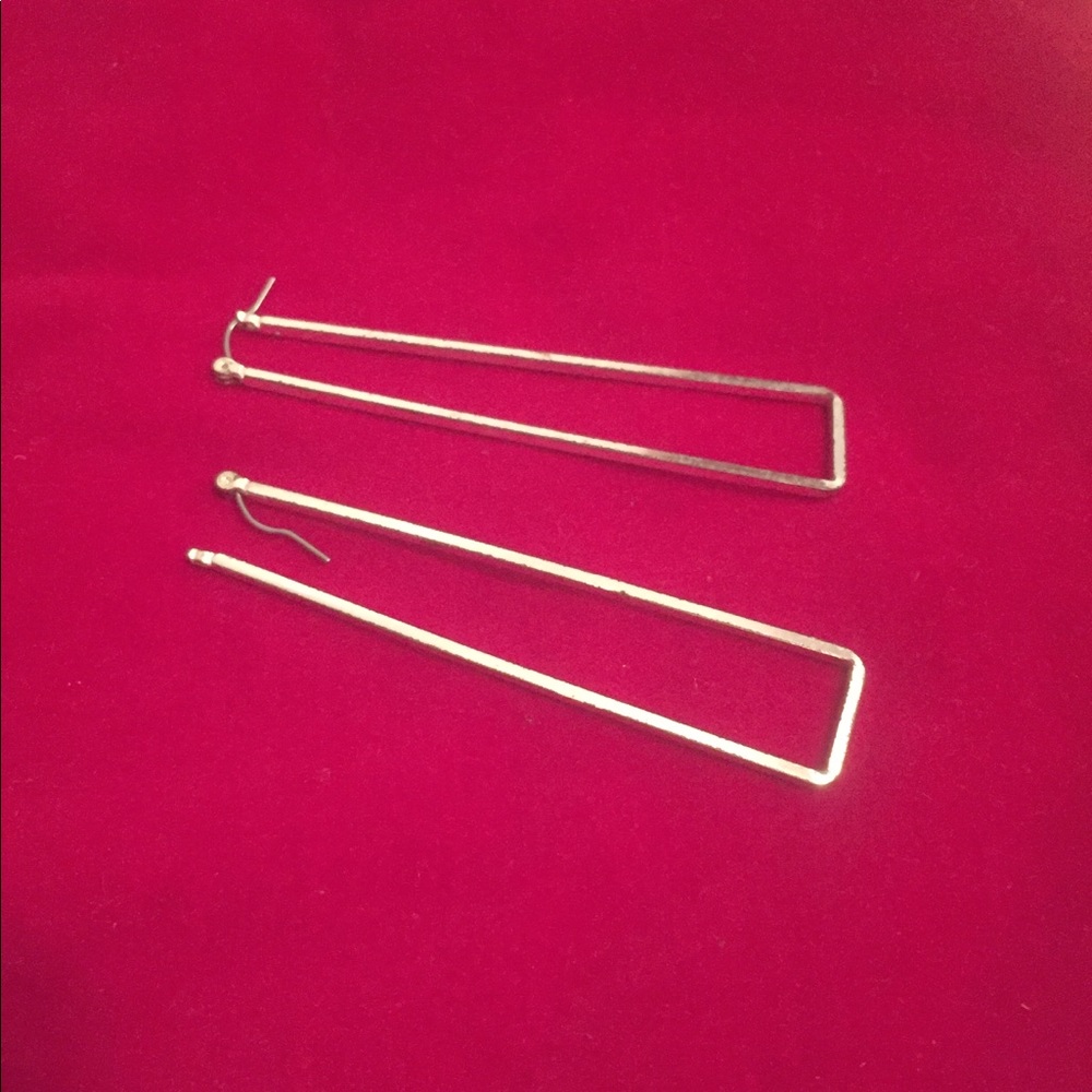 Earring - Picture 2 of 4